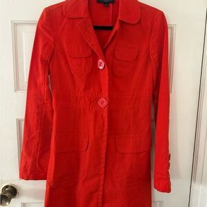 Red Trench Coat with Tailored Fit and Classic Style